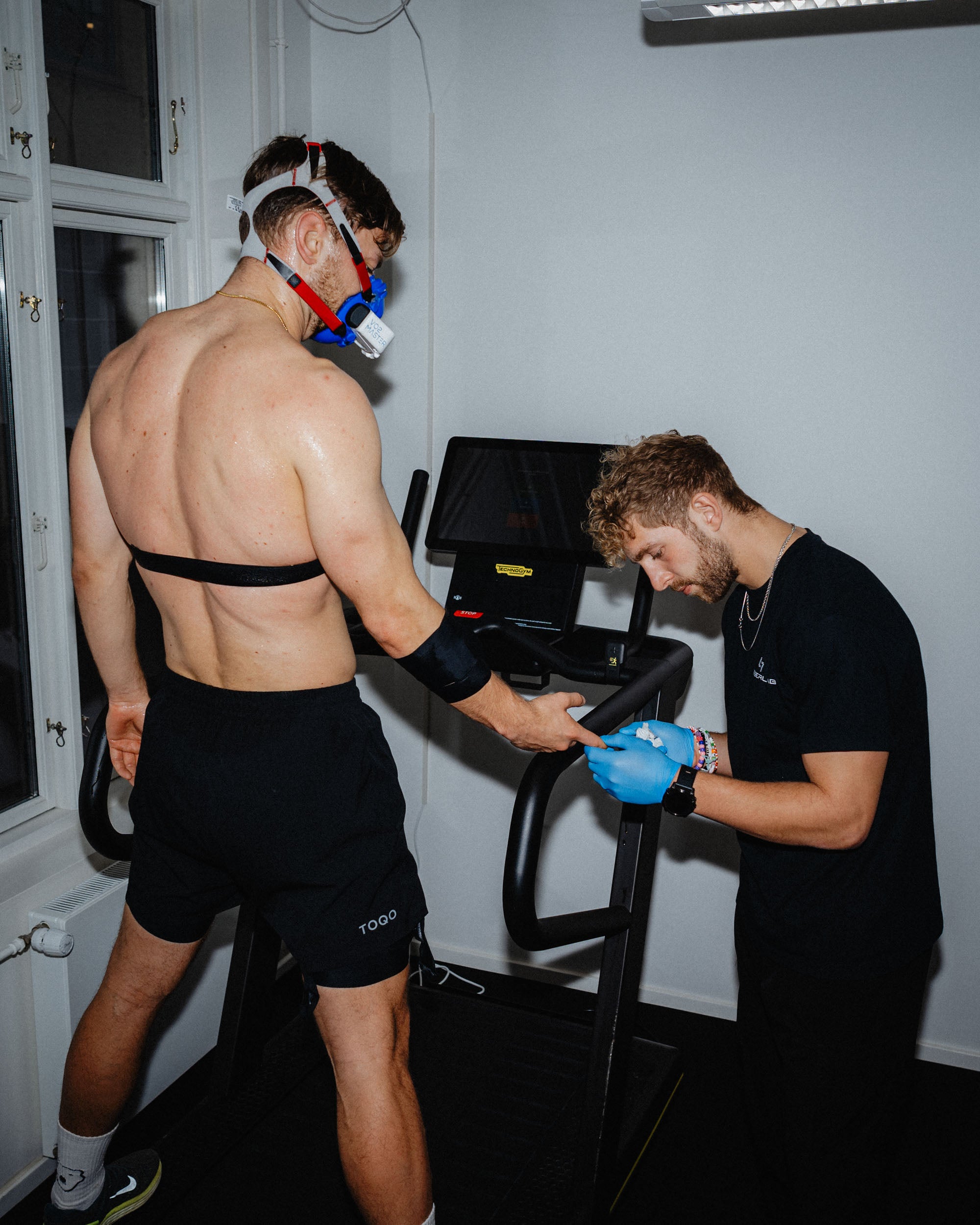 A man doing the VO2 max test